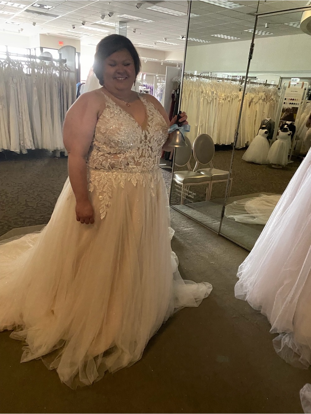 Plus-Size Ivory Lace & Tulle Wedding Dress with Beaded Bodice - Picture 6 of 12